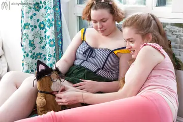 BBW Lesbians Kiss Deeply and Lick Hairy Pussies