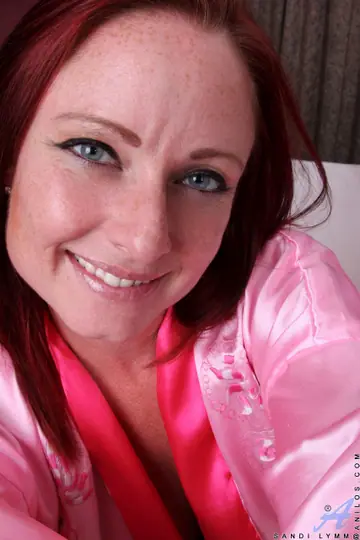 Brandie Jones – Redhead MILF Fingers Herself and Spreads Her Pussy