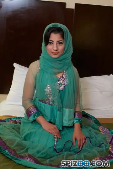 Nadia Ali – Thick Asian MILF Gives a Blowjob and Takes a Facial