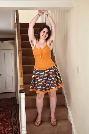 Beryl Aspen – Brunette BBW with Big Tits Shows Hairy Armpits and Crotch