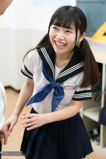 Ayuri Sonoda – Japanese Brunette Lifts Her Skirt and Fingers Her Pussy