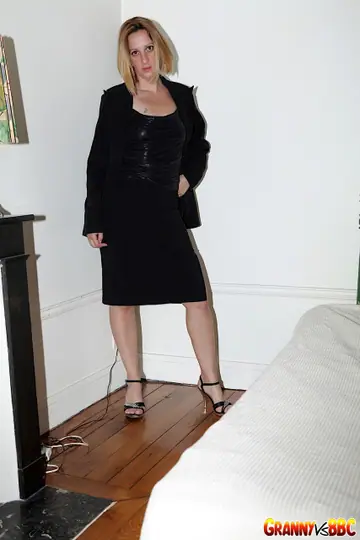Tall Mature Blonde in Heels Takes BBC Anal and Cumshot
