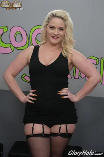 Lisey Sweet – Thick Blonde MILF Sucks and Fucks a Black Man