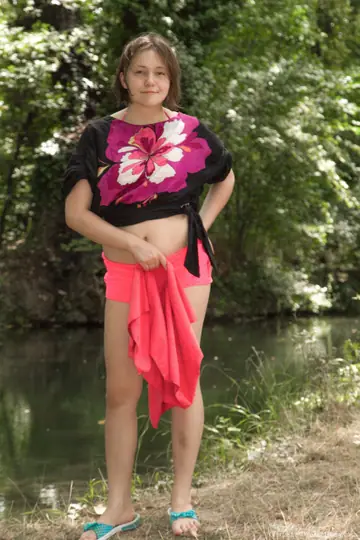 BBW Brunette Shows Her Hairy Pussy and Armpits in the Forest