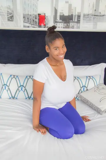 Ebony Woman Shows Her Big Tits in Panties