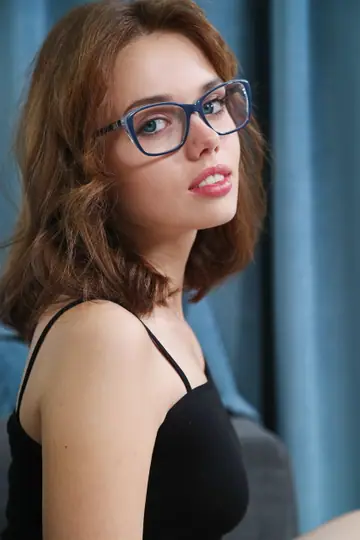 Keira Blue – Short-Haired Brunette in Glasses Strips Off Her Bodysuit and Spreads Her Pussy