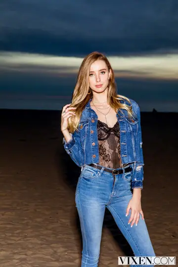 Haley Reed – Tall Slim Blonde in Lingerie and Jeans Gets Doggy Creampie