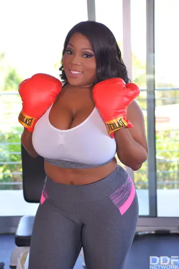 Ms Yummy – Curvy Ebony Woman with Big Natural Tits Gets Fucked