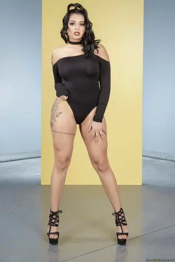 Carolina Cortez – Thick Latina Shows Big Tits and Oils Her Ass in Heels