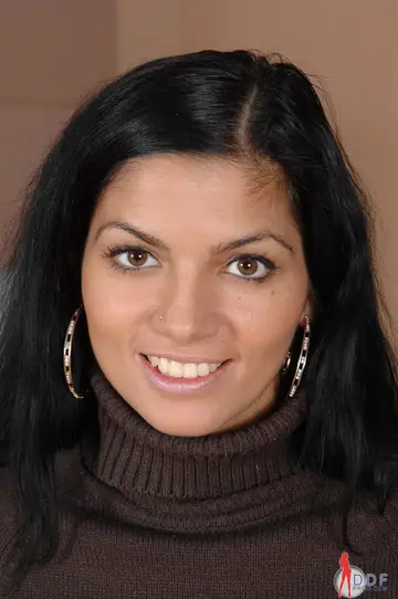 Pure Angel – Petite Hungarian Brunette Shows Her Feet in Jeans