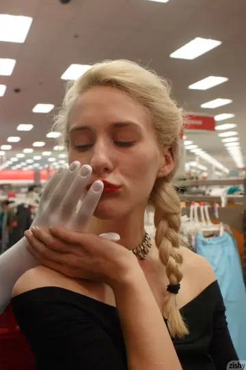 Leisel Bonnke – Blonde Lifts Her Skirt and Spreads in Department Store