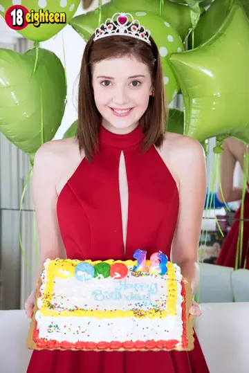 Blaire Ivory – Tall Brunette Spreads Her Pussy on Her Birthday