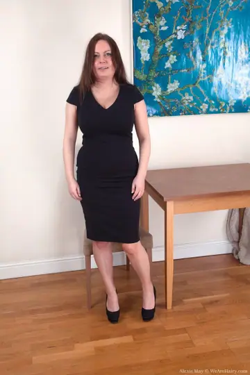 Alexis May – British MILF Spreads Hairy Crotch and Shows Her Natural Tits