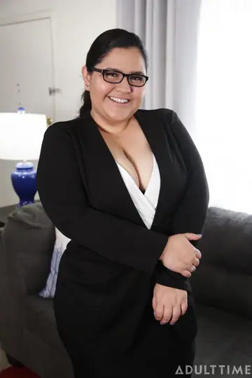 Karla Lane – Brunette Latina MILF Gives POV Blowjob and Kisses Partner