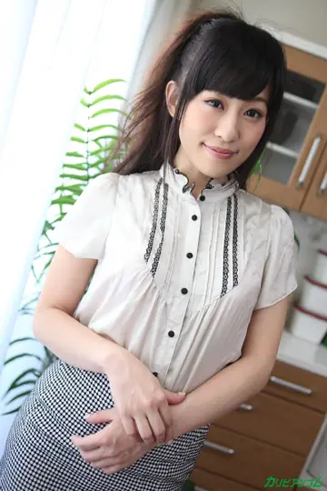 Yui Kyouno – Japanese Brunette Sucks Cock and Squirts Riding Cowgirl
