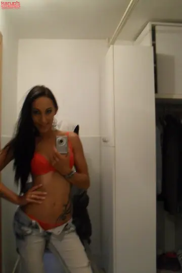 El Storm – Tattooed Brunette PAWG Strips Out of Her Lingerie for Mirror Selfies