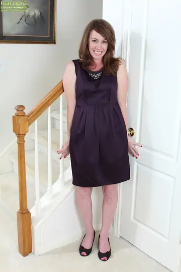 Mature Brunette Shows Her Hairy Pussy and Ass in a Skirt