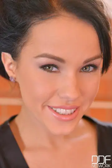 Megan Rain – Petite Brunette Sucks Her Toes in Wet Pantyhose in the Bathtub