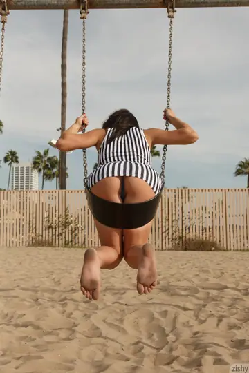 Leah Gotti – Petite Brunette in a Bikini Flashes Her Tits and Ass on the Beach