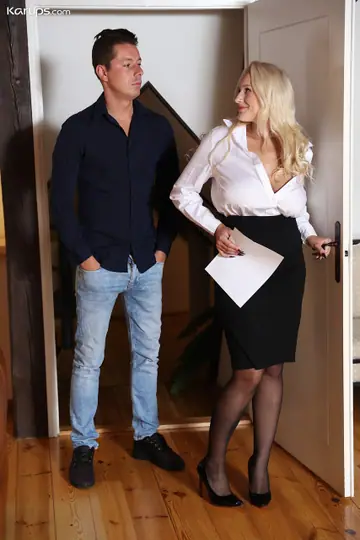 Angel Wicky – Czech Blonde with Big Natural Tits in Stockings Fucks Client