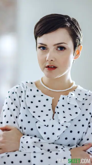 Jade Valentine – Petite Brunette Secretary Fucks Her Boss and Swallows Cum
