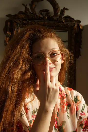 Wendy Patton – Busty Petite Redhead in Glasses Poses Nude in Outdoor Bath