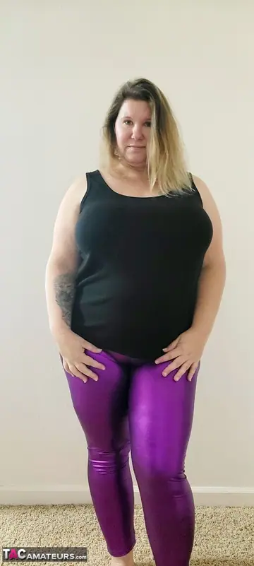 Busty Kris Ann – Curvy Blonde MILF Strips Out of Her Yoga Pants