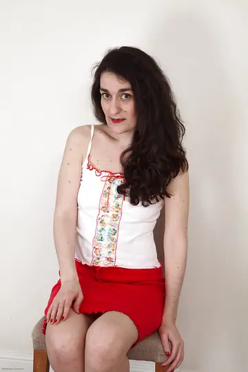Rose Valentina – Tattooed Mature Blonde Spreads Her Hairy Pussy in a Skirt