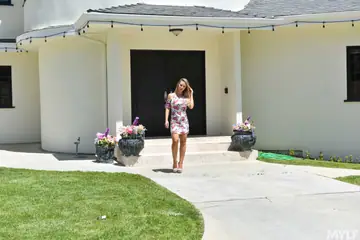 Nicole Aniston – Slim Blonde MILF Gives a Handjob Before Anal Cowgirl and Doggy Style