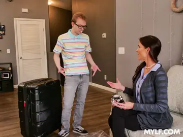 Sofie Marie – Tall Slim MILF in Uniform Gives a Blowjob and Takes a Facial