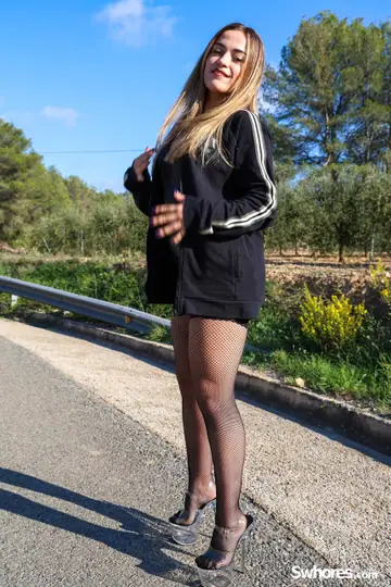PAWG in Stockings Takes Anal Doggy Style Outdoors