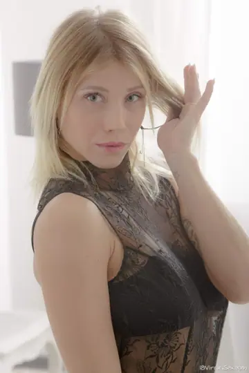 Rita Rush – Tattooed Blonde MILF Stars in Anal Threesome