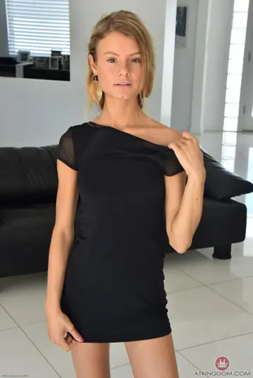 Asuna Fox – Slim Blonde Lifts Her Skirt and Spreads Her Shaved Pussy