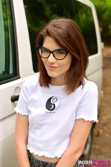 Sara Bell – Slim Italian Brunette in Glasses Takes Double Penetration