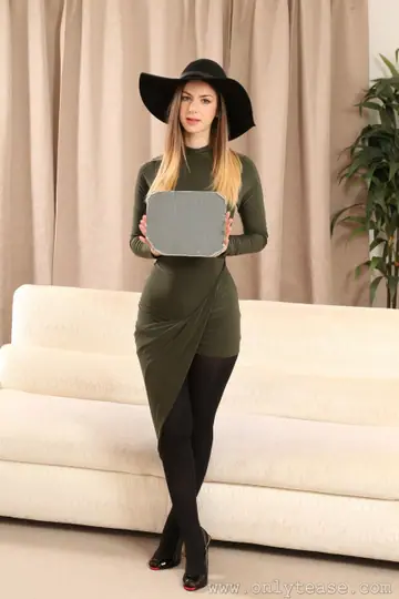Stella Cox – Busty Blonde and Slim Brunette Tease in Stockings, Heels and Jeans