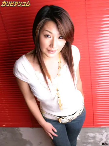 Petite Asian Babe in Jeans Shows Her Trimmed Pussy and Fucks Outdoors