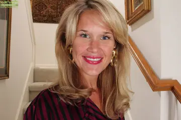 Katherine Jackson – Slim Mature Blonde Spreads Her Hairy Pussy