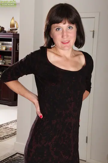 Katrina Mathews – Mature Brunette in High Heels Spreads and Fingers Her Shaved Pussy