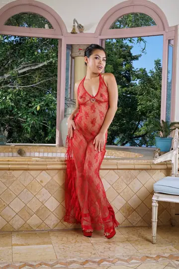 Cindy Starfall – Petite Asian Brunette Strips Out of Her Dress in the Bathroom
