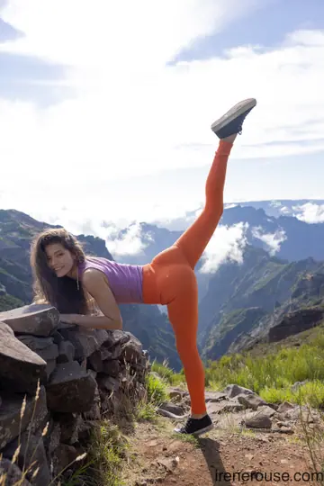 Irene Rouse – Colombian Brunette in Yoga Pants Spreads Outdoors