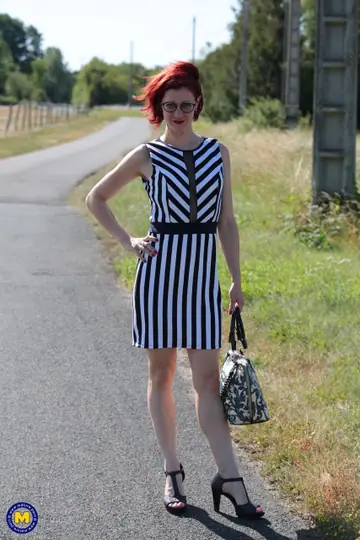 Flora Milano – Slim Redhead MILF in Glasses Gets Fucked Outdoors