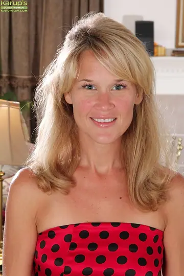 Katherine Jackson – Busty Blonde MILF Strips and Spreads Her Hairy Pussy
