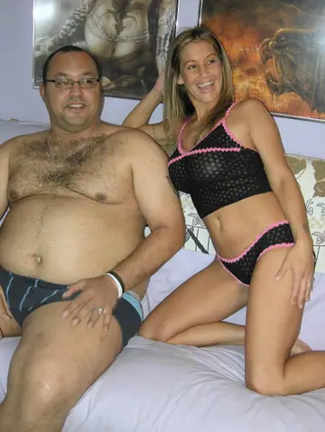 Leeanna Heart – Busty Petite MILF in Lingerie Deepthroats and Jerks Off Her Partner