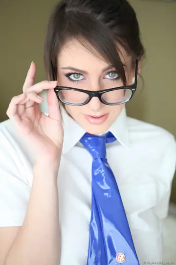 Luna C Kitsuen – Busty Brunette in Glasses Gives a Deep Blowjob