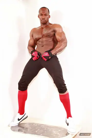Thick Athletic Woman Undresses for Sex and Kissing
