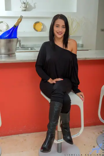 Lisbella Aguilar – Busty Latina MILF Pulls Panties Aside and Fingers Herself