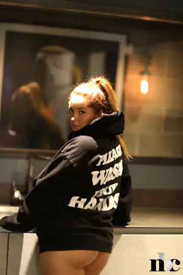 Lucy Collett – British BBW Redhead Flaunts Her Big Ass in the Kitchen