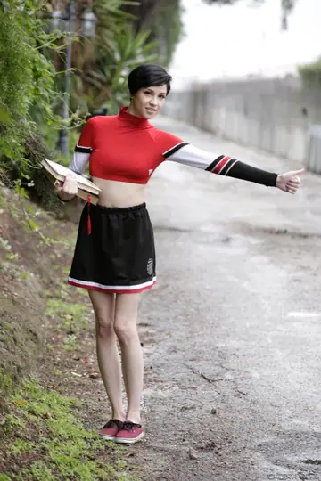 Cadey Mercury – Skinny Brunette with Short Hair Gets Fucked Outdoors and Takes a Facial