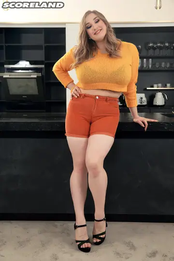 Cheryl Blossom – BBW Blonde Frees Her Big Natural Tits from Lingerie and Shorts