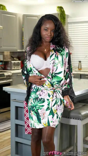 Naomi Foxxx – Busty Ebony Woman Gets a Creampie After Doggy Style Sex